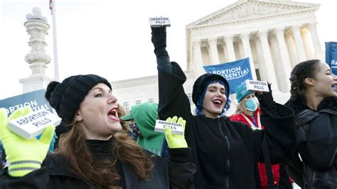 La Corte Suprema se prepara para decidir sobre el acceso a la píldora abortiva